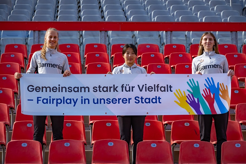 Bayer04Frauen1klein